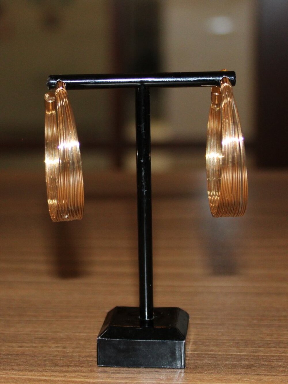 Gold Tone Ribbed Oval Hoop Statement Earrings NWOT